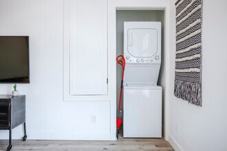 331 N Alexandria Ave, Unit 331.25 in Los Angeles, CA - Building Photo - Building Photo