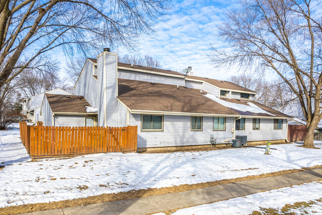 Parkview Townhomes in Altoona, IA - Building Photo - Building Photo