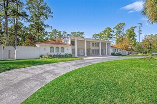 24 Windermere Ln in Houston, TX - Building Photo