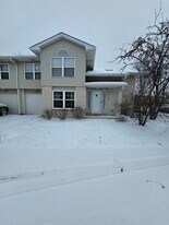 1327 Sugar Ct in Naperville, IL - Building Photo