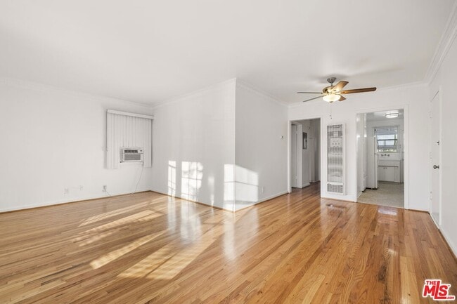 5324 Vantage Ave in Los Angeles, CA - Building Photo - Building Photo