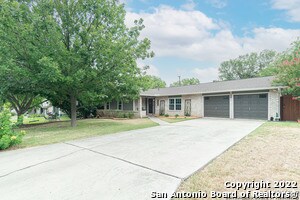 2902 Sir Phillip Dr in San Antonio, TX - Building Photo