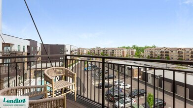 1600 NW 38th St, Unit 407 in Kansas City, MO - Foto de edificio - Building Photo