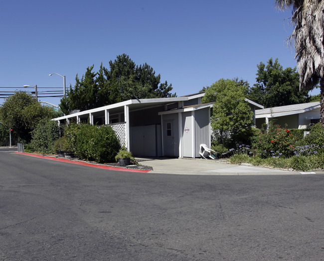 Westwind Estates in West Sacramento, CA - Foto de edificio - Building Photo