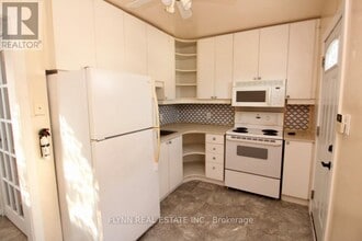 86 Argyle Crescent in St Catharines, ON - Building Photo - Building Photo