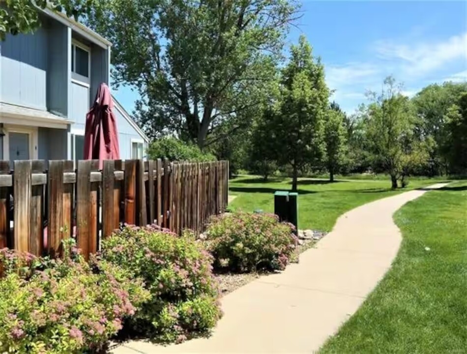 4299 Monroe Dr, Unit B in Boulder, CO - Foto de edificio