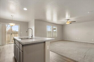 13525 Palm Beach Dr in Caldwell, ID - Building Photo - Building Photo