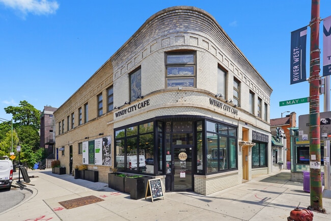 1058 W Chicago Ave, Unit #2