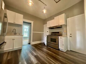 2121 11th Ave S in Minneapolis, MN - Building Photo