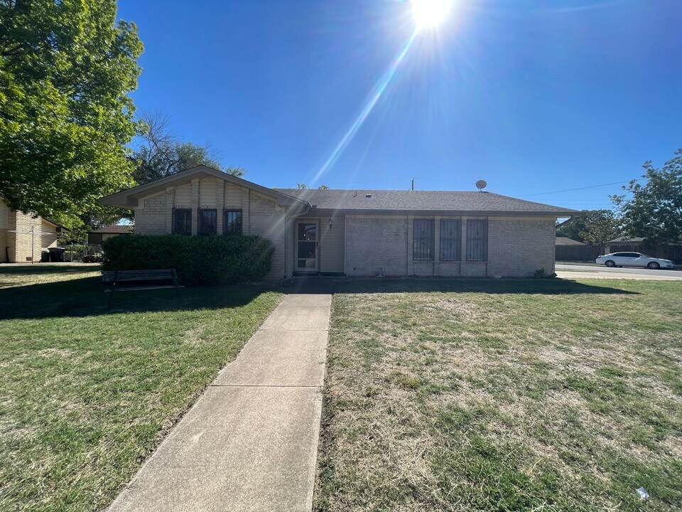 1310 Farhills Dr in Killeen, TX - Building Photo