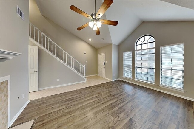 15234 Hillside Park Way in Cypress, TX - Foto de edificio - Building Photo