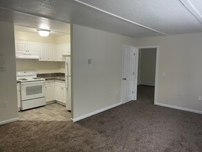 Meridian Apartments in Waterbury, CT - Foto de edificio - Building Photo