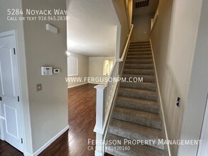 5284 Noyack Way in Sacramento, CA - Building Photo - Building Photo