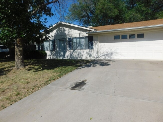 property at 450 Seminole Ct