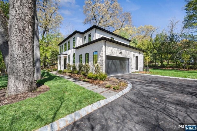 242 Hardenburgh Ave in Demarest, NJ - Building Photo - Building Photo