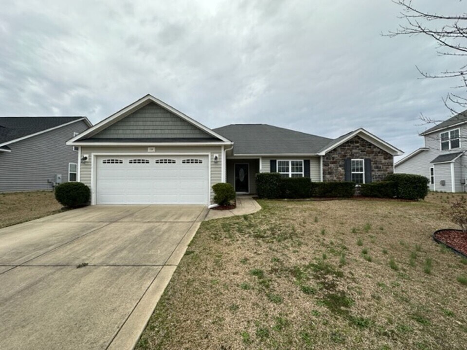 136 Ivy Stone Dr in Raeford, NC - Building Photo