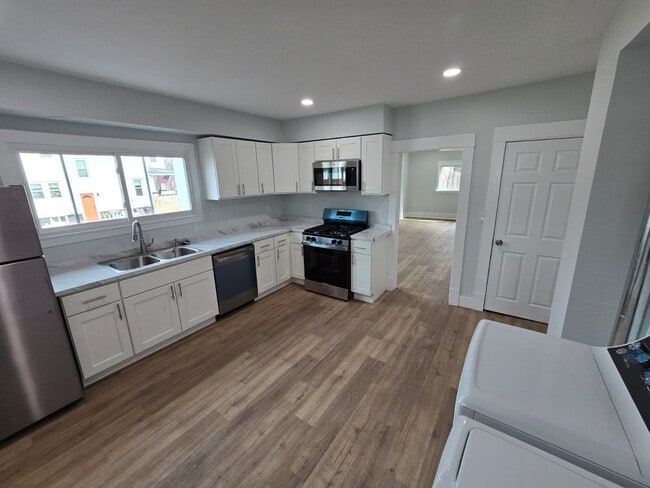 property at 1807 Riverview Dr