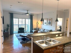 630 Calvert St in Charlotte, NC - Foto de edificio - Building Photo