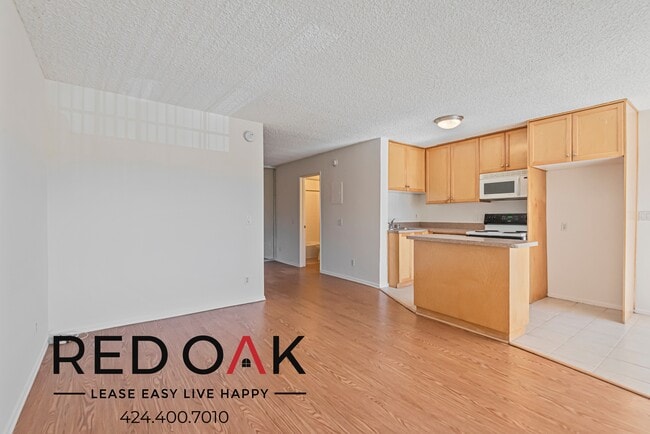 20200 Sherman Way in Los Angeles, CA - Building Photo - Building Photo