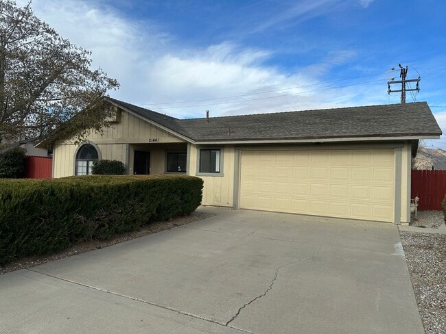 21441 Santa Barbara Dr in Tehachapi, CA - Building Photo - Building Photo