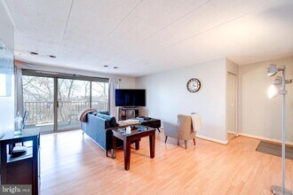 2612 Fort Farnsworth Rd in Alexandria, VA - Building Photo - Building Photo