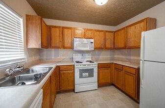 3107 Ivy Wood Ln in Durham, NC - Building Photo - Building Photo