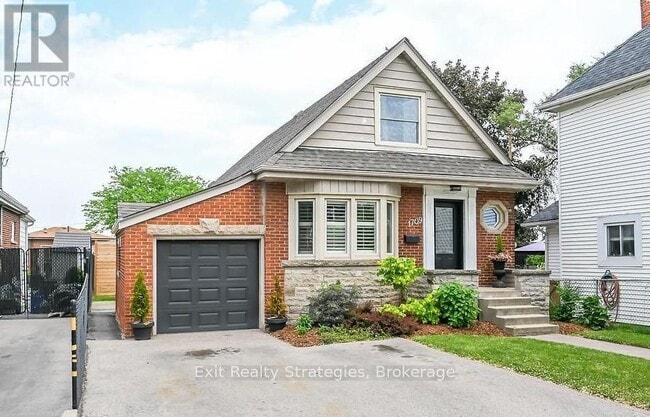property at 1709 King St E