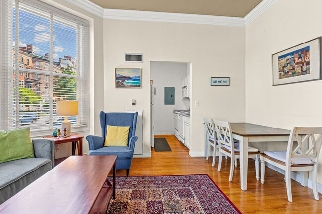 4 Charlesgate E, Unit 104