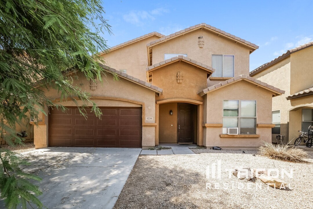 42246 W Lunar St in Maricopa, AZ - Building Photo