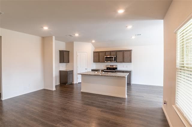 3929 Dickinson Ave in Aubrey, TX - Building Photo - Building Photo