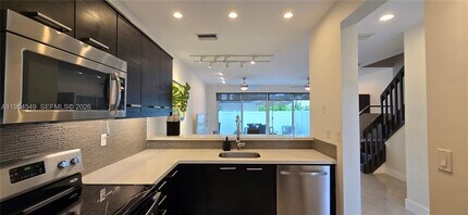 1000 SE 2nd St in Fort Lauderdale, FL - Building Photo - Building Photo