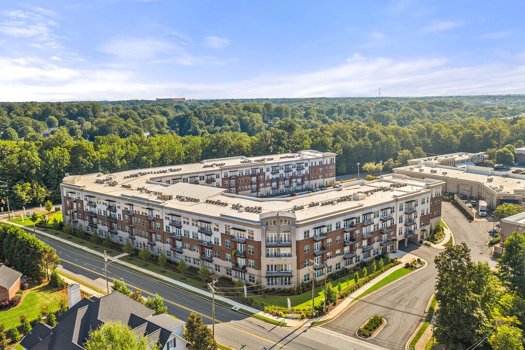 Hawthorne at Friendly in Greensboro, NC - Building Photo