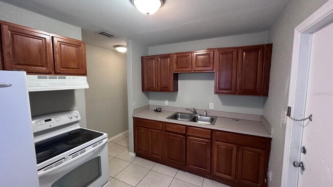 112 Doctor M.L.K. Jr Ave in Wildwood, FL - Building Photo - Building Photo