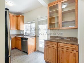 909 Adams St in Albany, CA - Building Photo - Building Photo