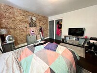 5541 Crowson St photo'