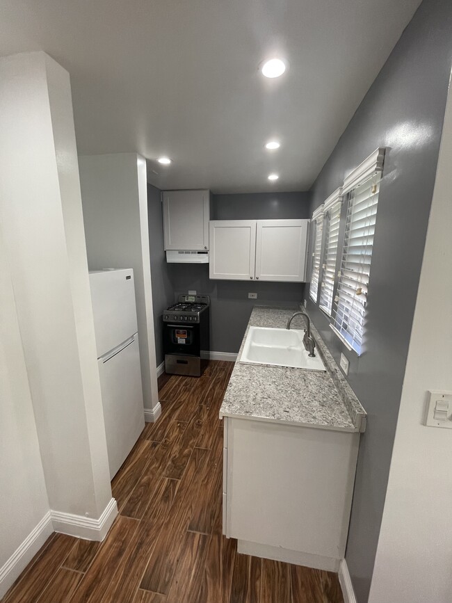 508 S Catalina Ave, Unit C in Redondo Beach, CA - Foto de edificio - Building Photo