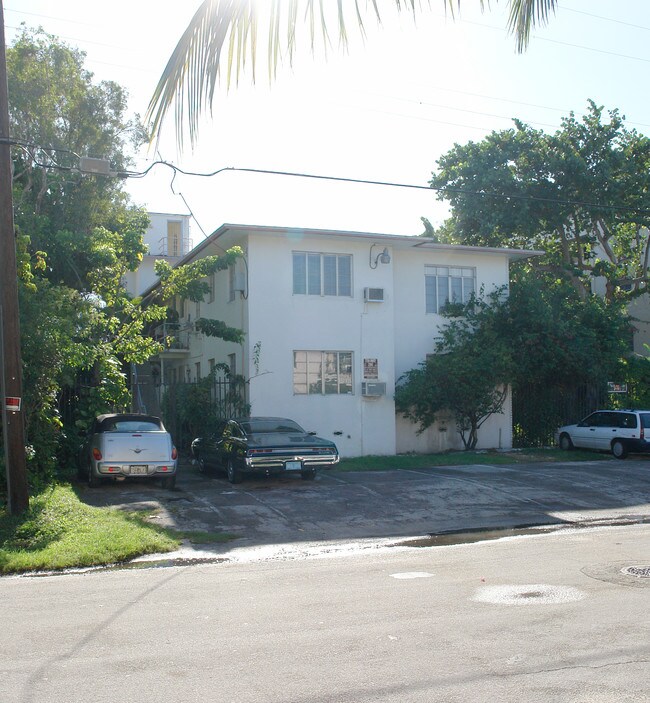 Dunham Apartments in Miami, FL - Building Photo - Building Photo