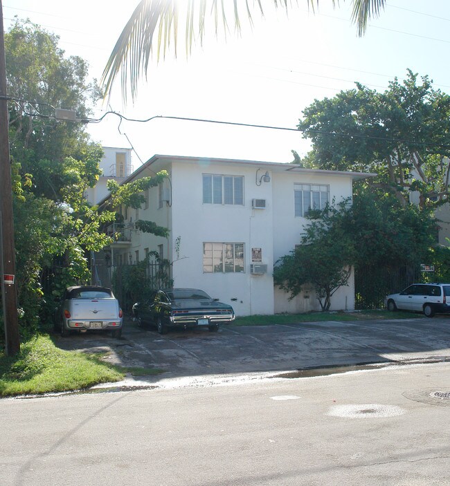 Dunham Apartments in Miami, FL - Foto de edificio - Building Photo