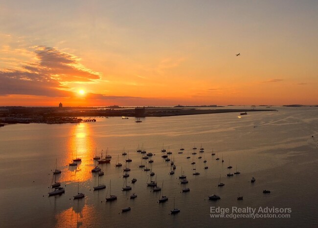 28 Atlantic Ave, Unit 35 in Boston, MA - Foto de edificio - Building Photo