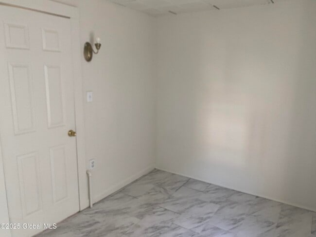 1092 Webster St in Schenectady, NY - Building Photo - Building Photo