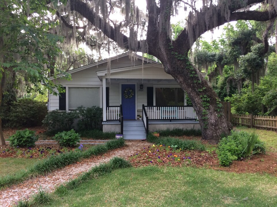 2022 Ridgewood Ave in Savannah, GA - Building Photo