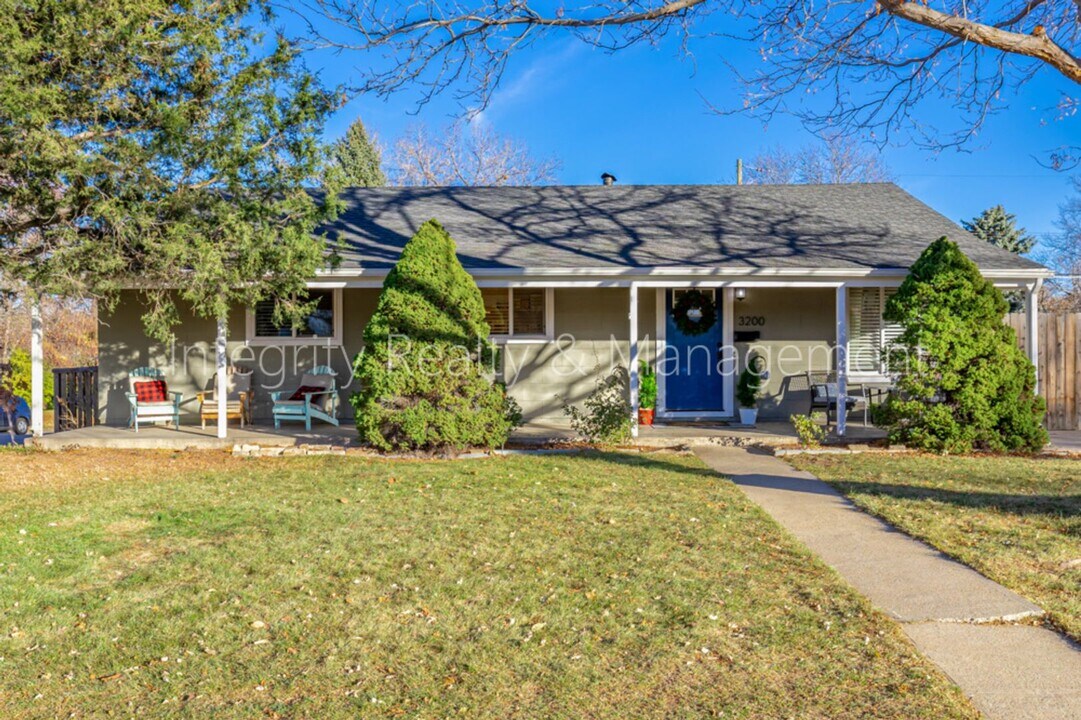 3200 S Grape St in Denver, CO - Building Photo