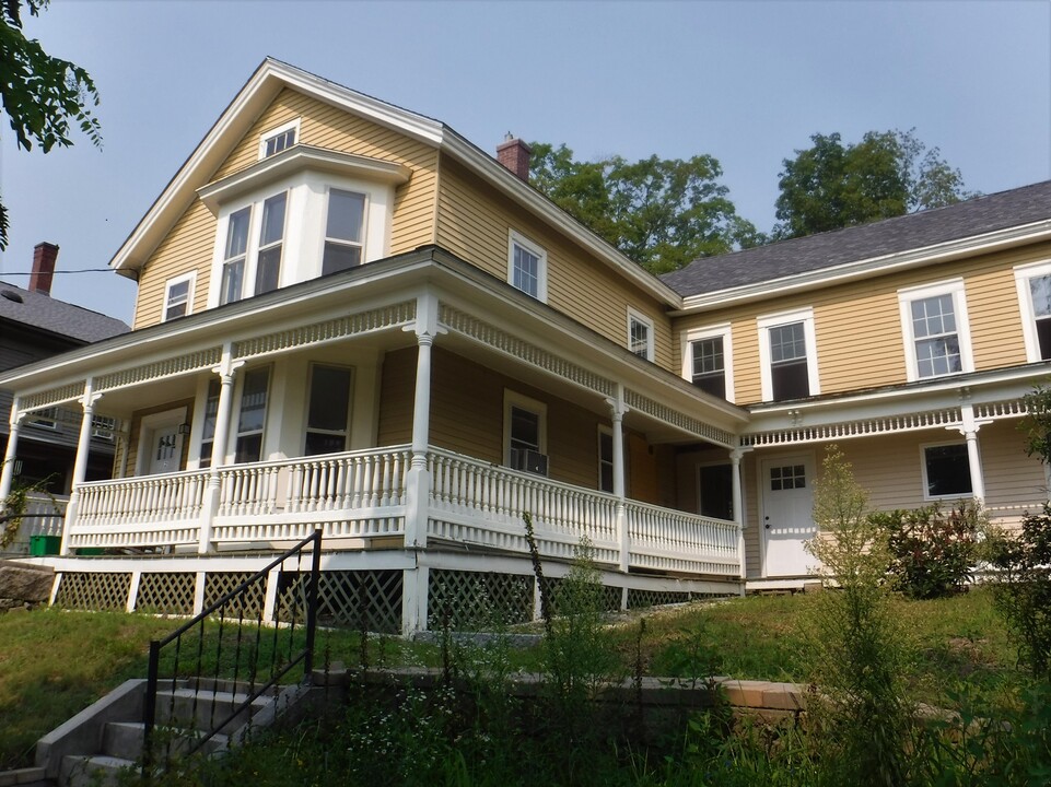60 Washington St in Concord, NH - Building Photo