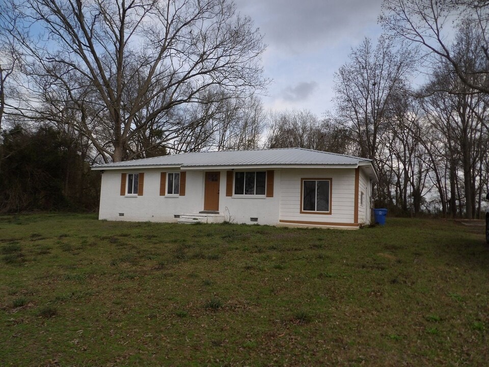 1103 Co Rd 107 in Brundidge, AL - Building Photo