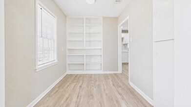 2430 31st St in Lubbock, TX - Building Photo - Building Photo