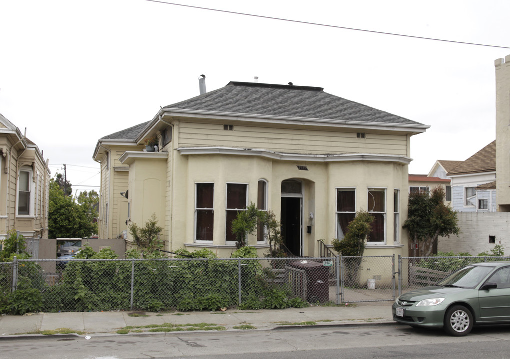 1917 Foothill Blvd in Oakland, CA - Building Photo