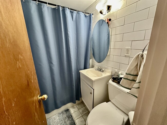 108 Myrtle St in Boston, MA - Foto de edificio - Building Photo