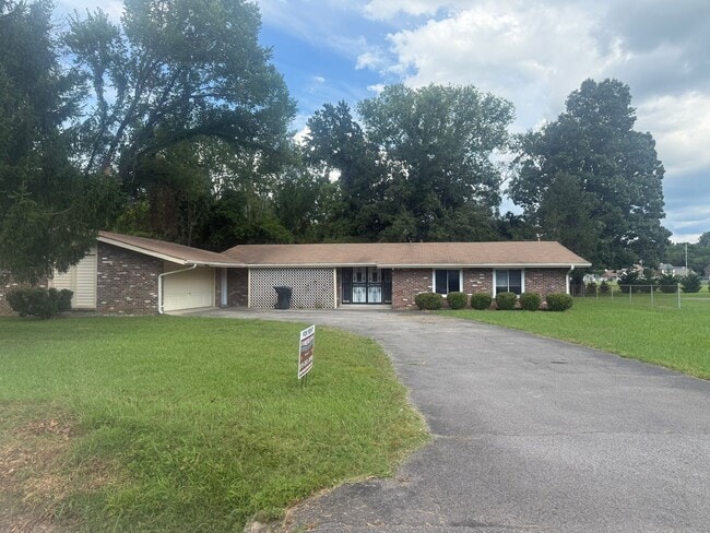 property at 1806 Maymont Dr