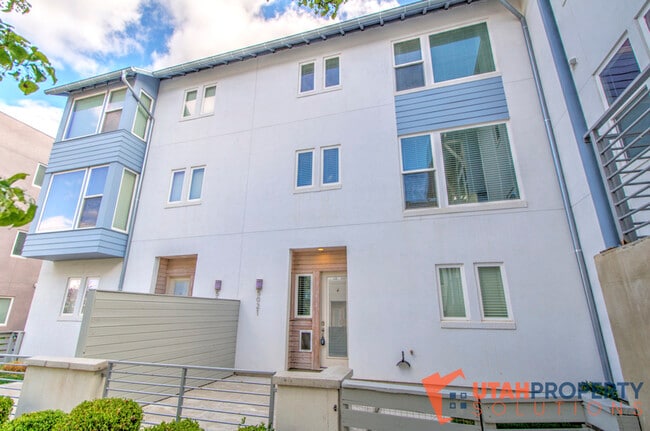 5021 W Daybreak Pkwy in South Jordan, UT - Building Photo - Building Photo