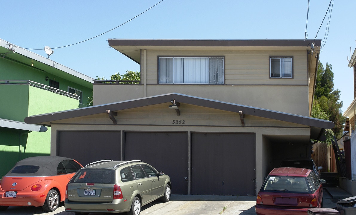 3252 Prentiss St in Oakland, CA - Foto de edificio